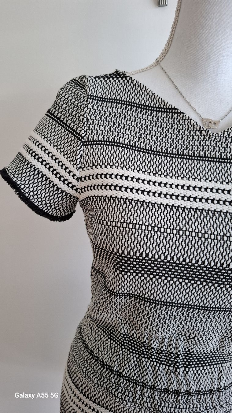 Maje Vestiti: Robe Maje rayée noir et blanc Taille 1 ou 36 Élégante – Usato da Payerne venduto da wardi11 1