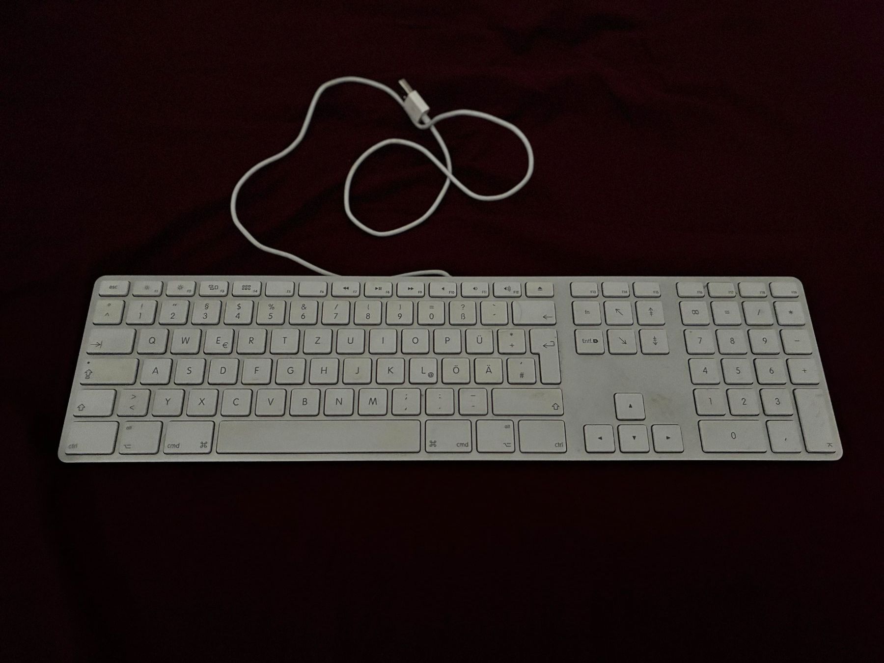 Apple Tastaturen: Apple Keyboard A1243 Alu USB Ziffernblock DE-Layout – Gebraucht aus Forch von fillg1