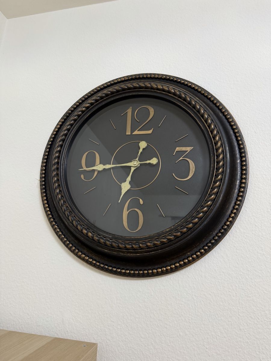 Orologi: Wanduhr – Usato da Oberwil BL venduto da Hariva
