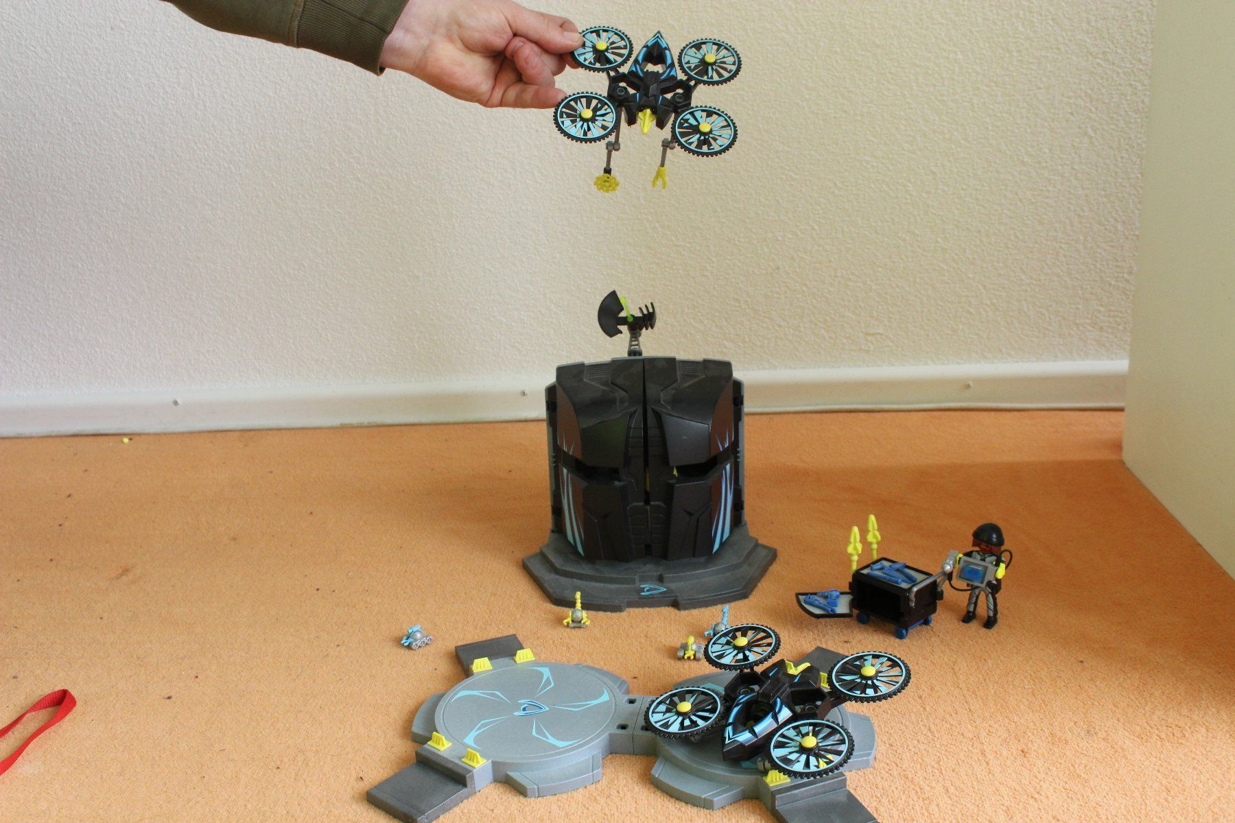 Playmobil Spielzeuge: PLAYMOBIL® 9250 Dr. Drone's Center – Gebraucht aus Gunzwil von veit01 1