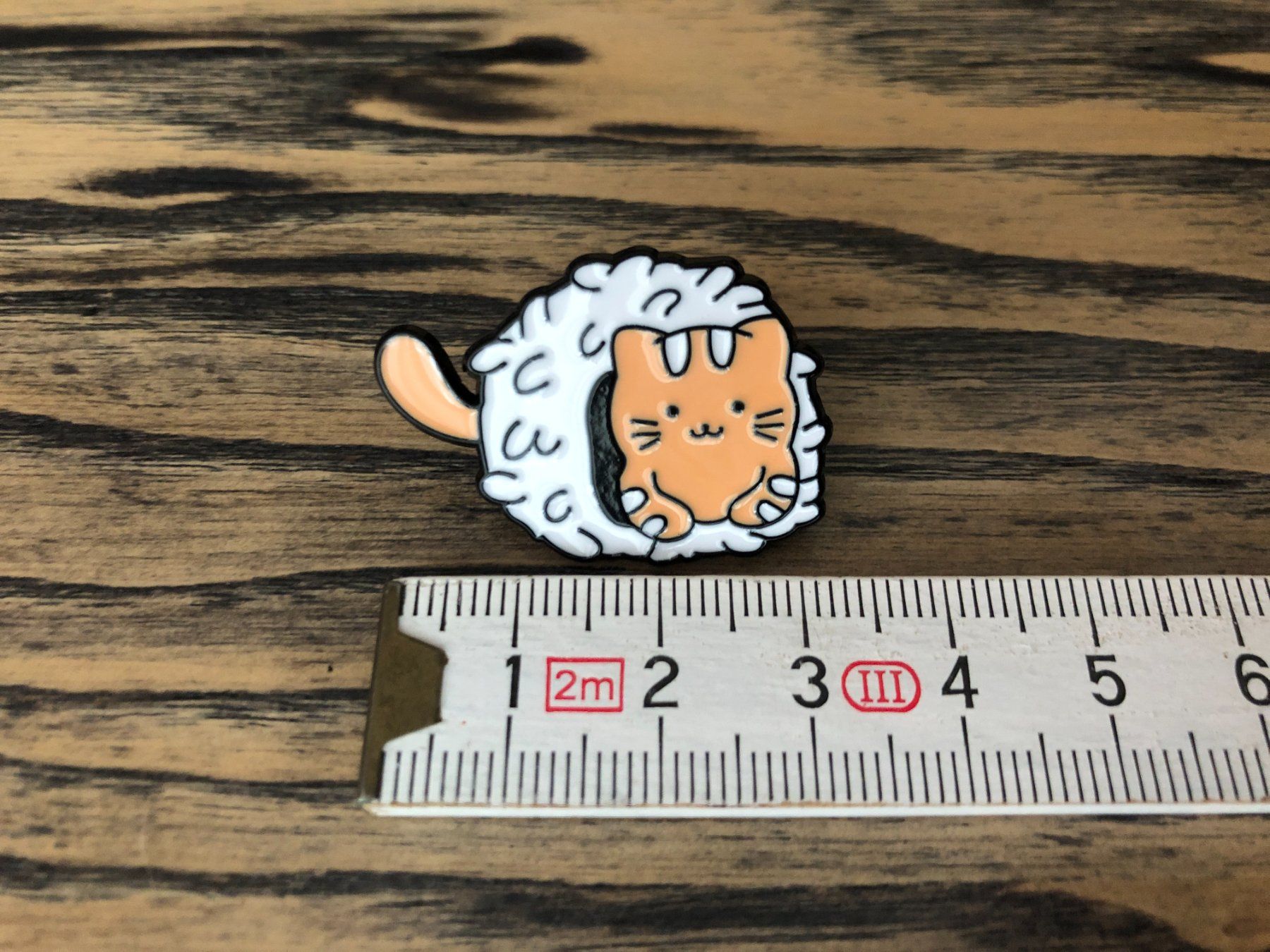 Placchette & Badge: Pin Anstecker Brosche schwarze Katze Sushi – Nuovo e nell'imballaggio originale da Berg am Irchel venduto da Zweiti_Chance 1