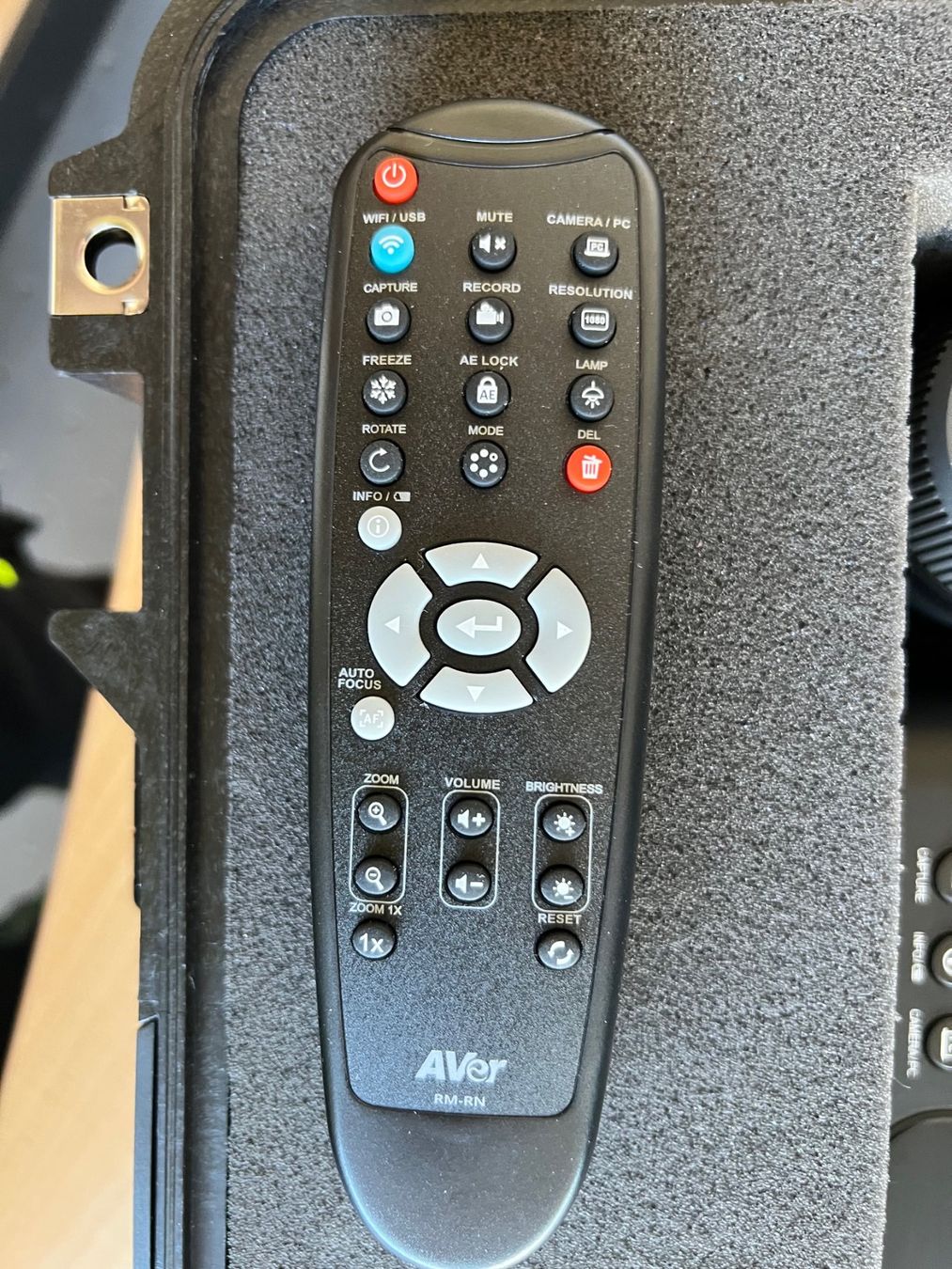 Vidéoprojecteurs: Visualizer, AVerVision M70W Document Camera – D'occasion à Dietikon par Wildtransporte 6