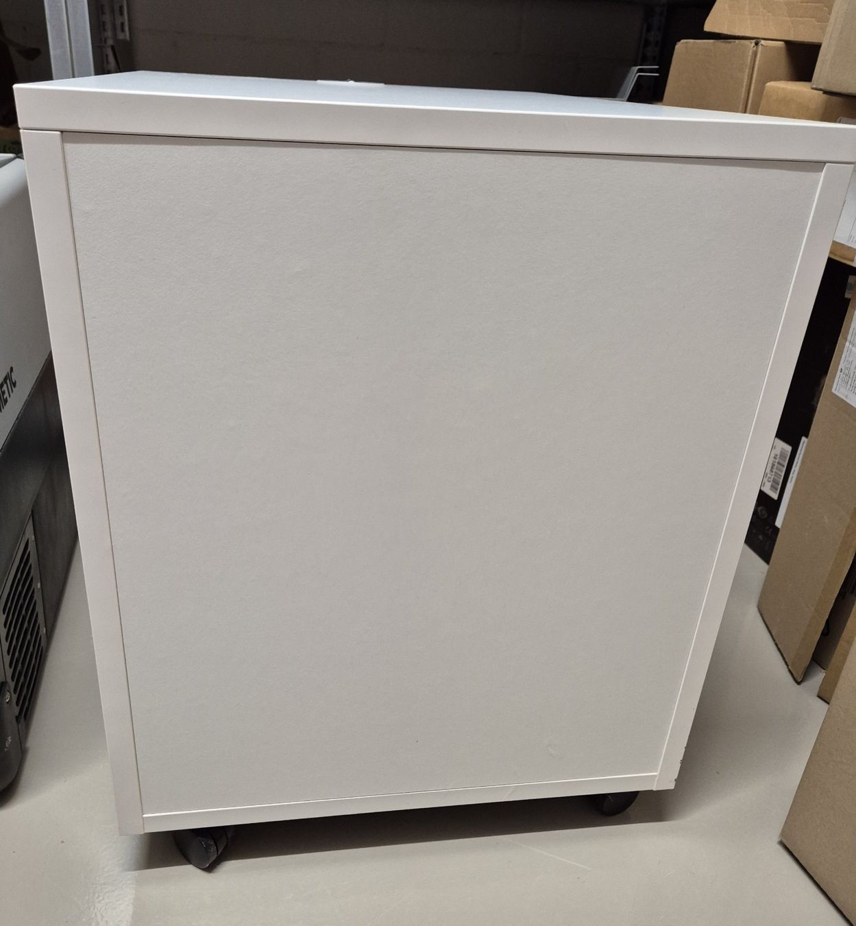 Ikea Banconi: IKEA Rollcontainer Galant mit Schloss weiss – Usato da Aesch LU venduto da chletine64 4
