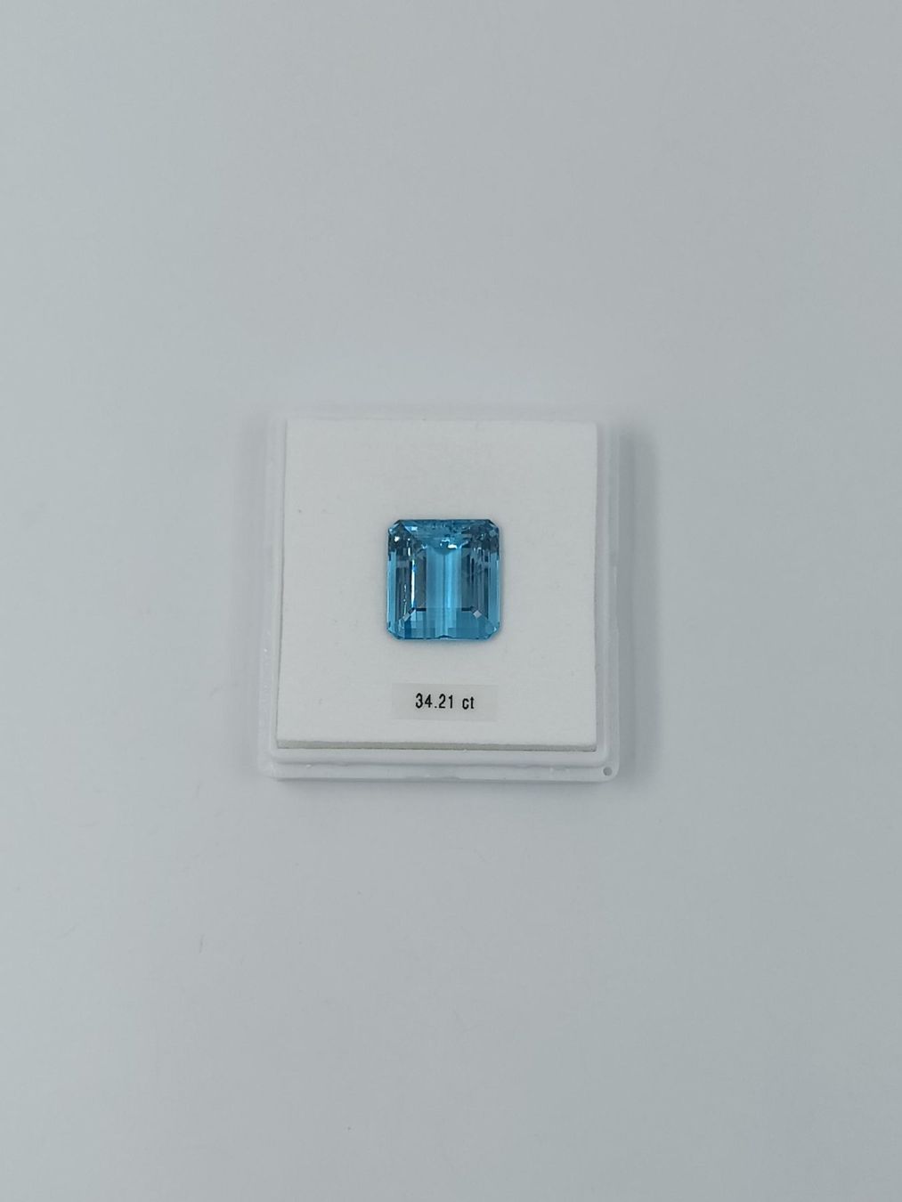 Pietre preziose: 1 AQUAMARIN 34.21 CT. – Usato da Luzern venduto da EdiGem 7