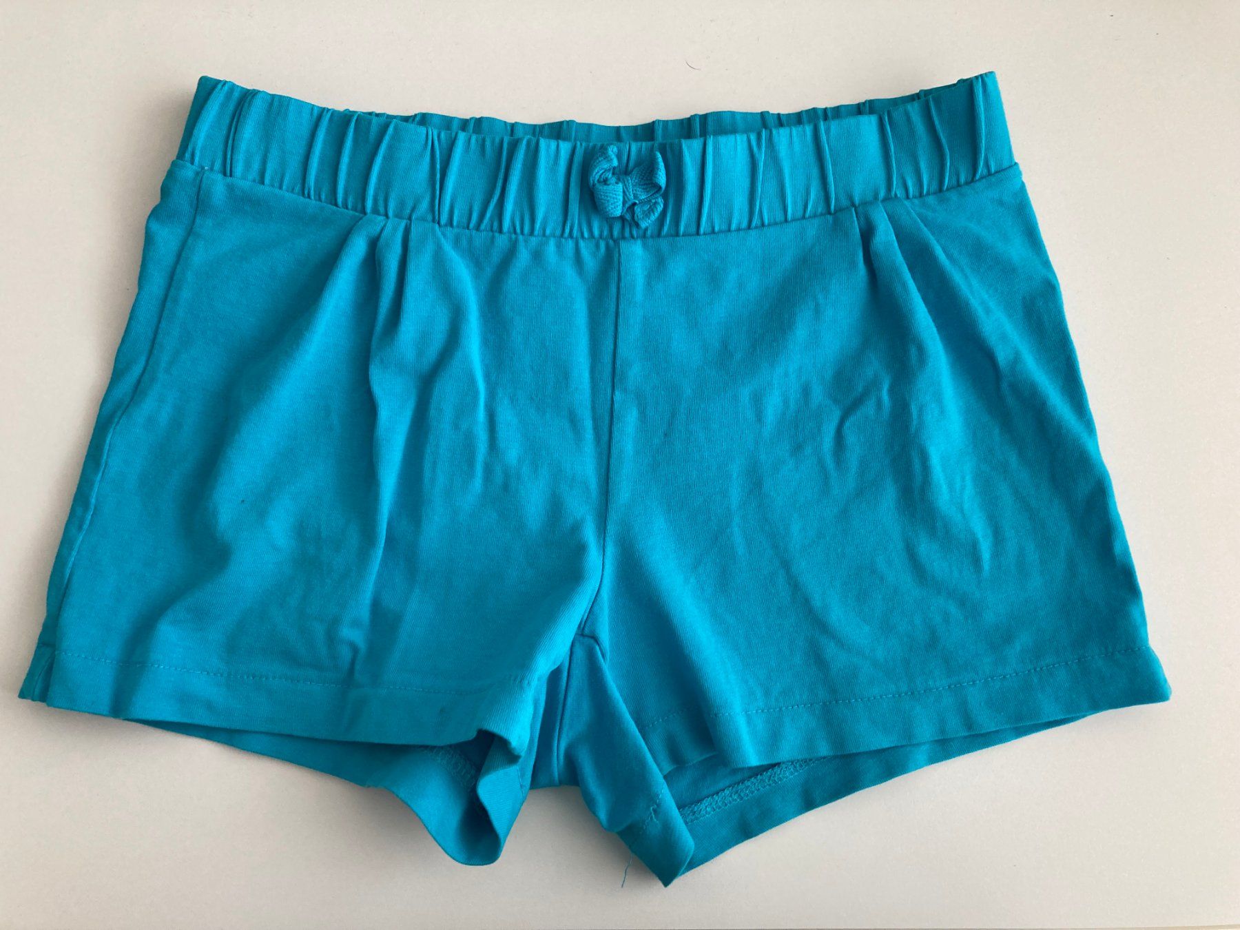 Pantaloni: Tolle leichte Shorts - Gr. 128 – Usato da Basel venduto da Nofretete39