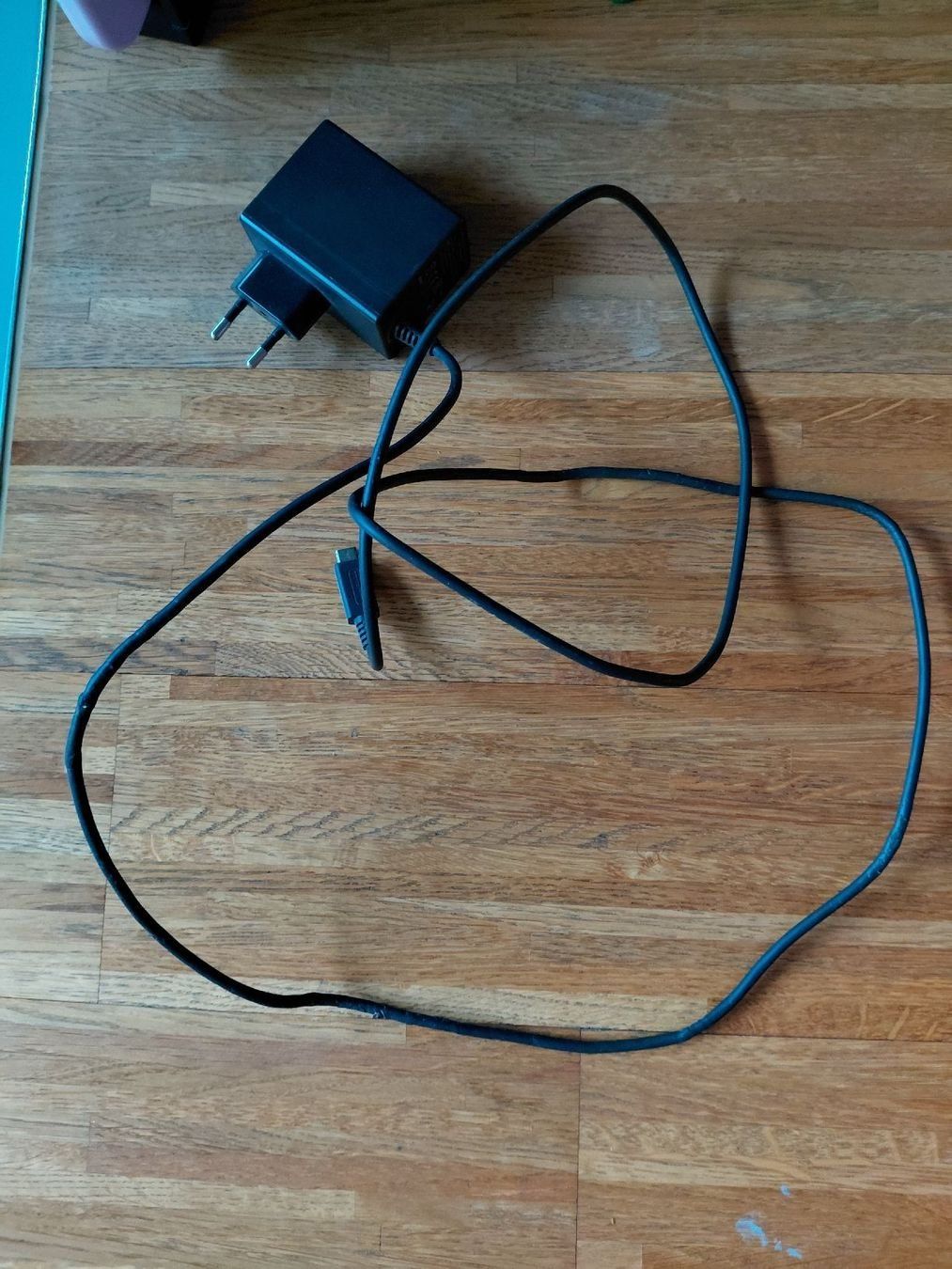 Nintendo Console: Nintendo Switch inkl. Dock und Netzteil – Usato da Zürich venduto da poeschoo 4