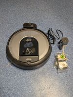 Roomba i7 Saugroboter mit Ladestation und Zubehör