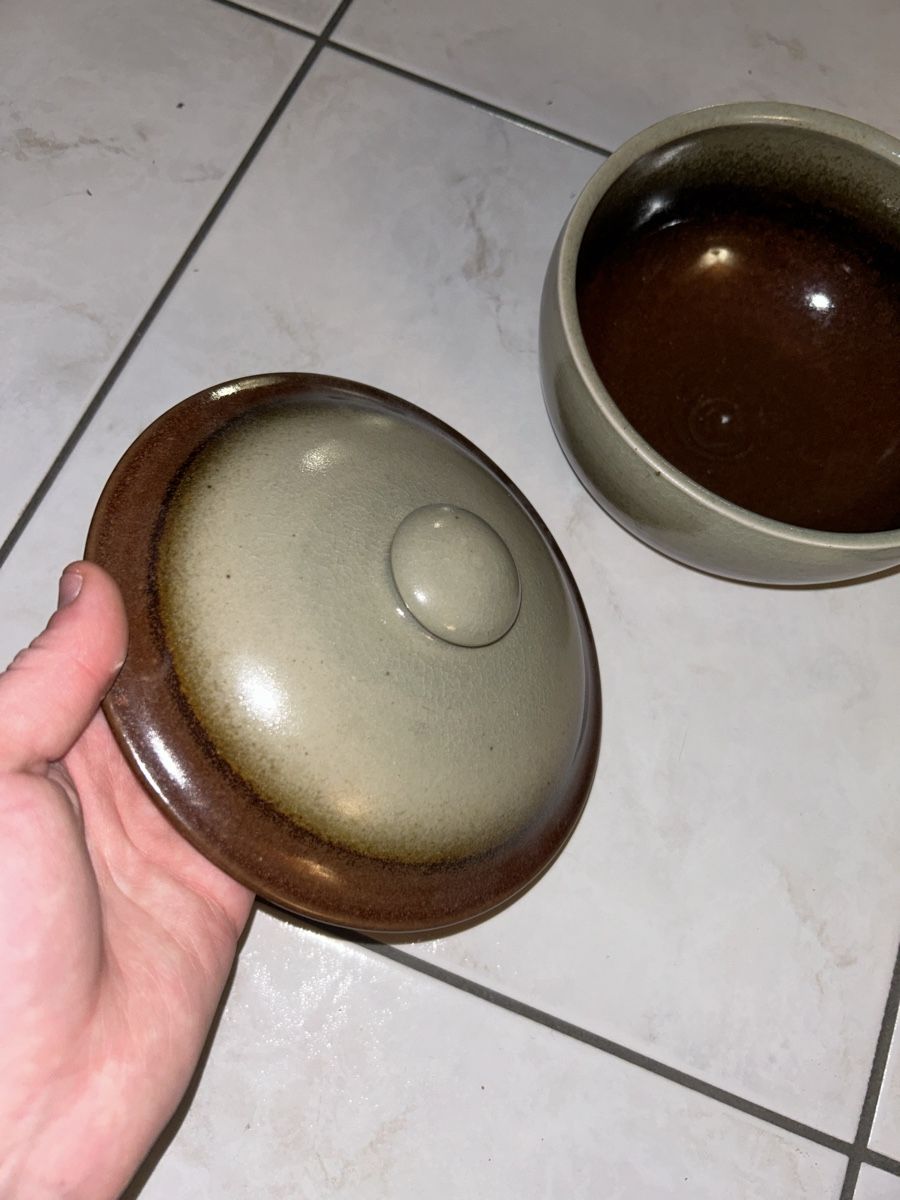 Zuckerdosen: Tonschüssel mit Deckel – Gebraucht aus Hallwil von Zoeizy 5