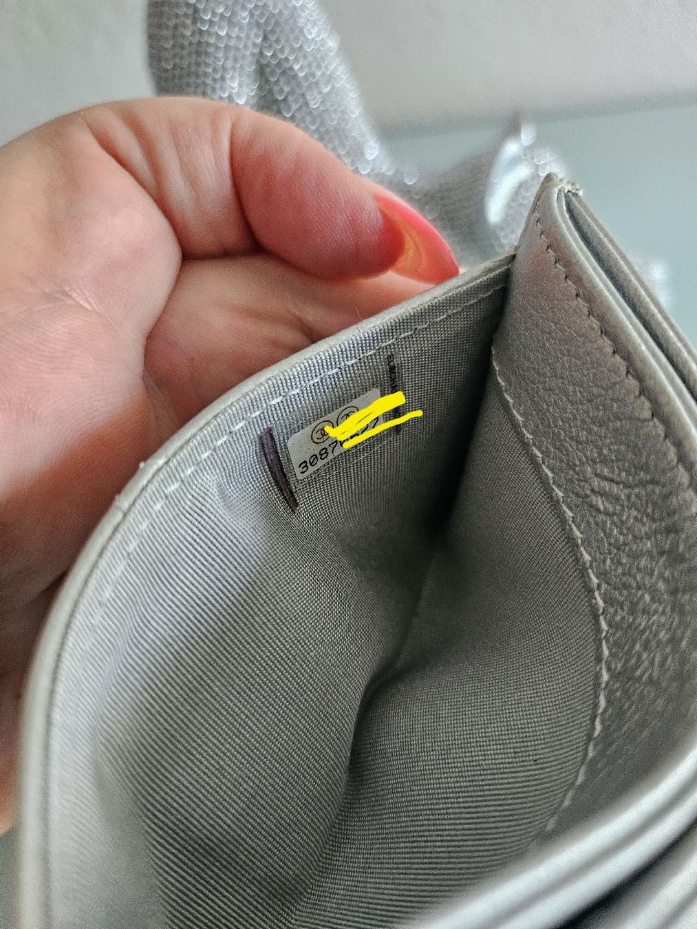 Chanel Sonstige Kleidung & Accessoires: Chanel Kartenetui, Silber, neuwertig – Neu (gemäss Beschreibung) aus Bern von Sadler 3