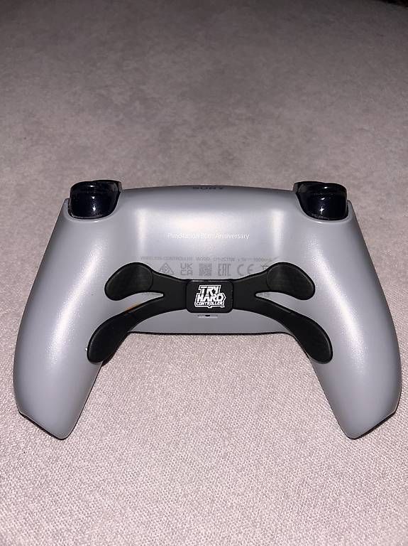 Controller: PS5 TryHard Controller 30th Anniversary – Usato da Steffisburg venduto da en1sz21 1