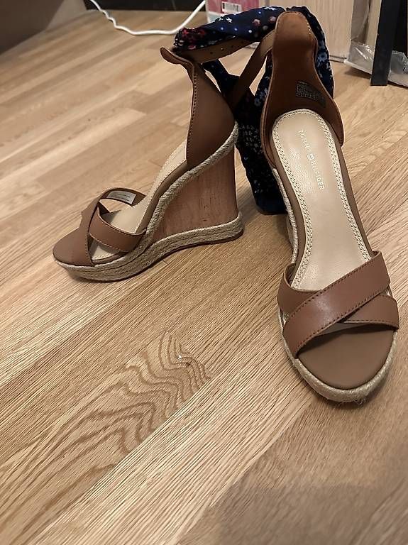 Scarpe da donna: Tommy hilfiger high heel – Usato da Abtwil AG venduto da kiko_25