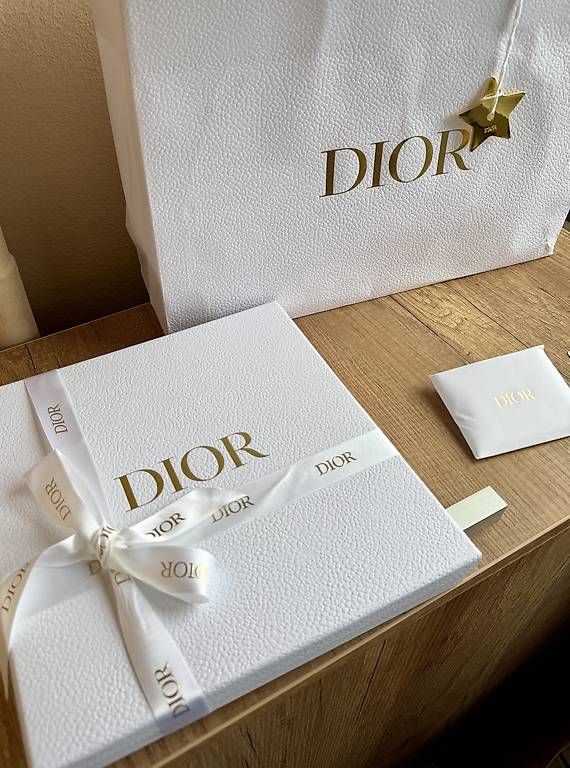 Gesichtspflege: Dior Luxus-Geschenkbox und Set – Neu und originalverpackt aus Emmetten von kel_982x 3