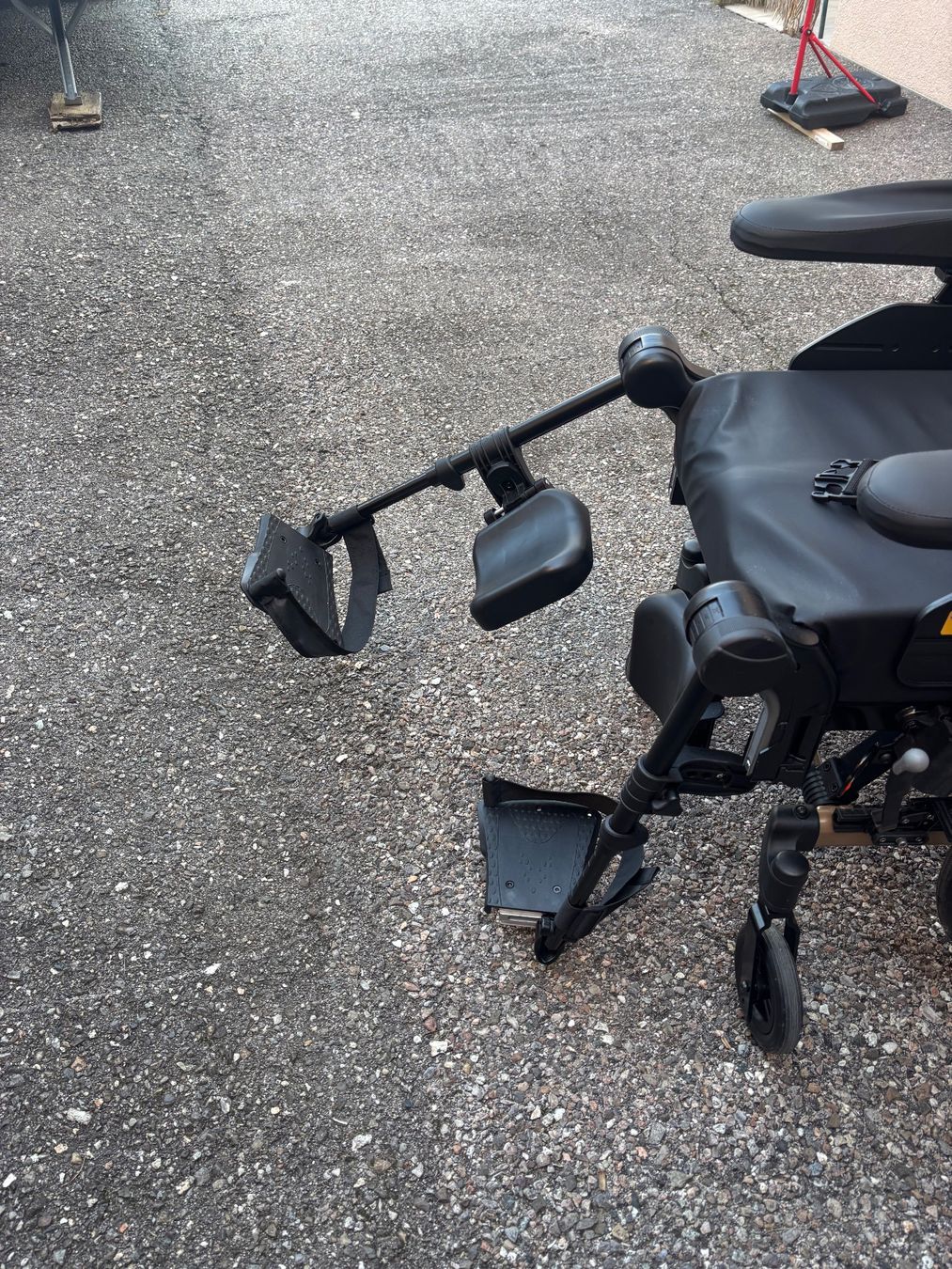 Sedie a rotelle: Fauteuil roulant multi fonction – Usato da Gland venduto da choupinoues 5