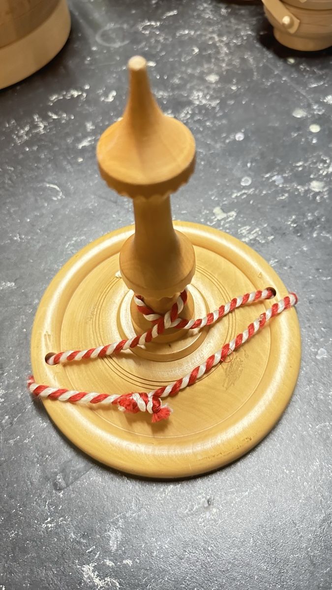 Tutte le decorazioni: hölziger Melchstuhl oder Spinnkreisel, handgeschnitzt – Usato da Mörschwil venduto da sam_man 2