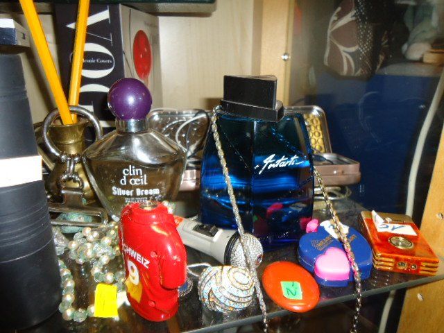 Tutte le decorazioni: Verschiedene aus Römungen und Liquidationen – Usato da Zürich venduto da liquidation-cobra 5
