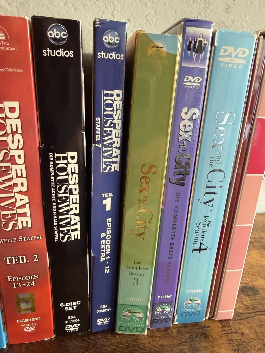 Alle DVDs: 12x DVD Staffeln Set – Gebraucht aus Allschwil von Collector.Shop.Swizz 2