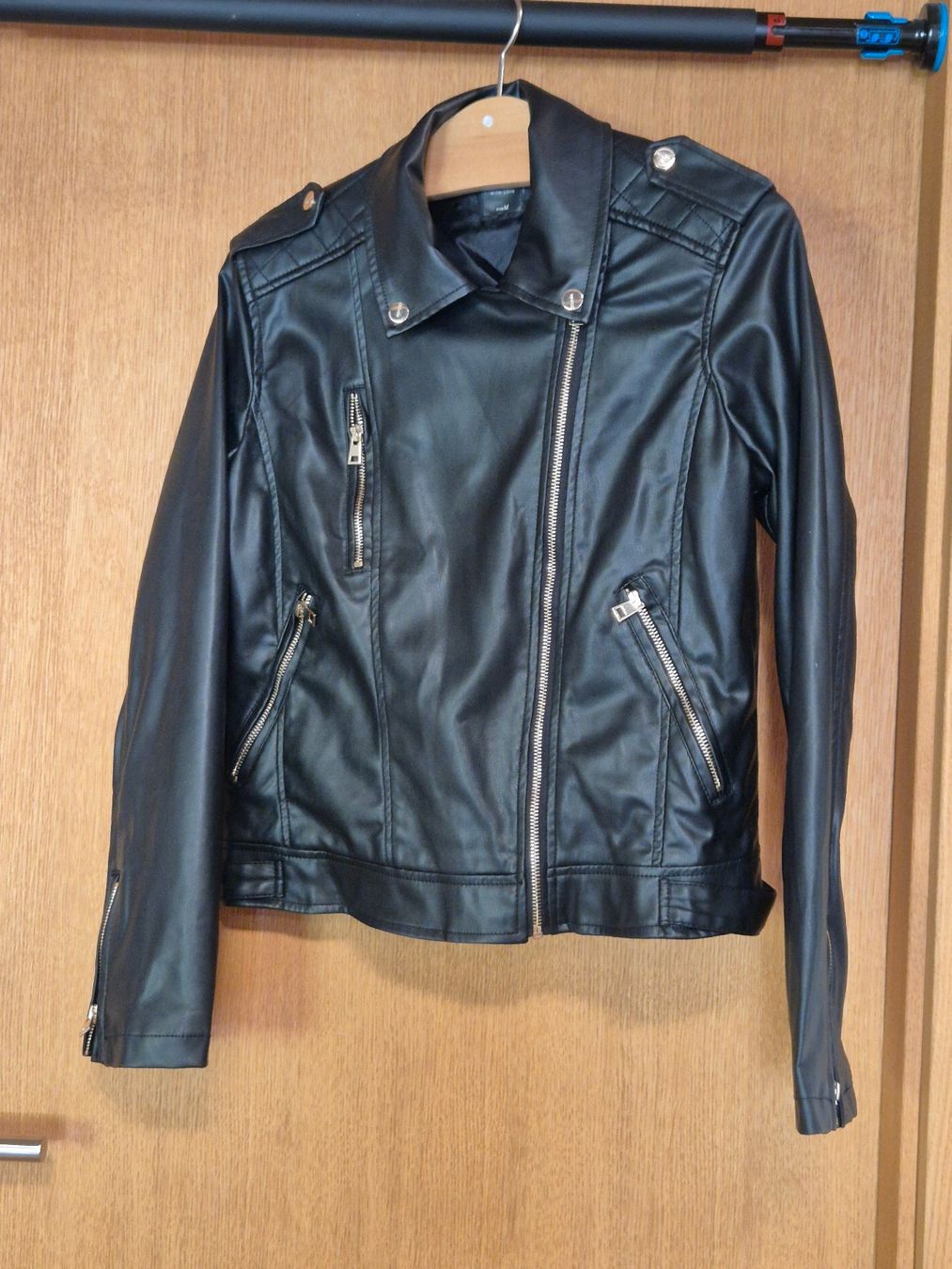 Jacken: Rassige Damen Kunstleder Jacke – Gebraucht aus Contra von Lylou0 1
