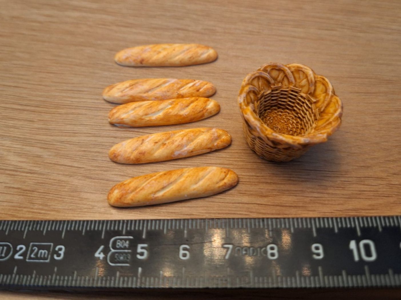 Case e mobili per bambole: Handmade Baguette Korb – Nuovo (secondo la descrizione) da Zürich venduto da HandmadeTinyFood 1