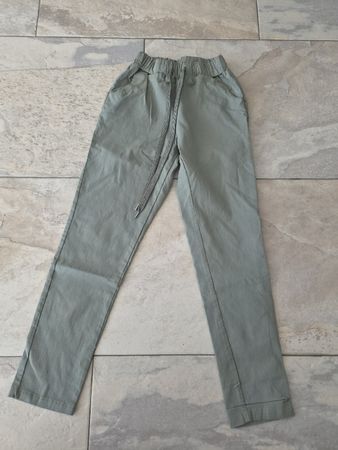 Chicoree 7/8-Sommerhose Grösse S, olive grün, nie getragen 