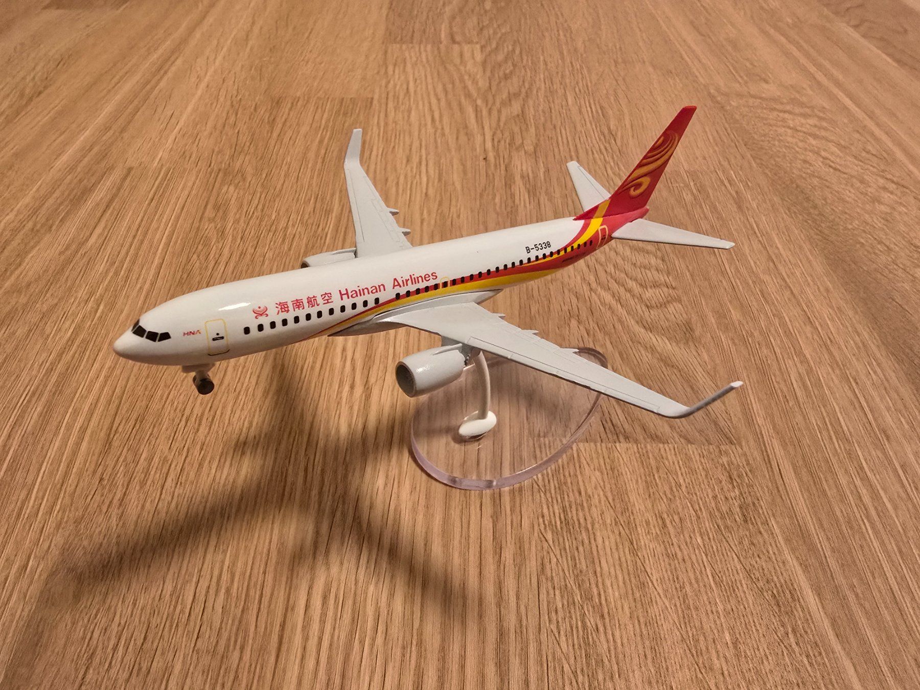 Boeing Kit di modellismo & Modellini statici: Modelflugzeug Boeing 737-700 Hainan Airlines – Usato da Niederweningen venduto da filip.kovac