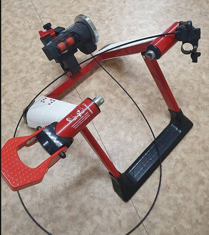Vélos d'appartement: Elite Force Fahrrad Rollentrainer  – D'occasion à Nidau par jul_6tpv