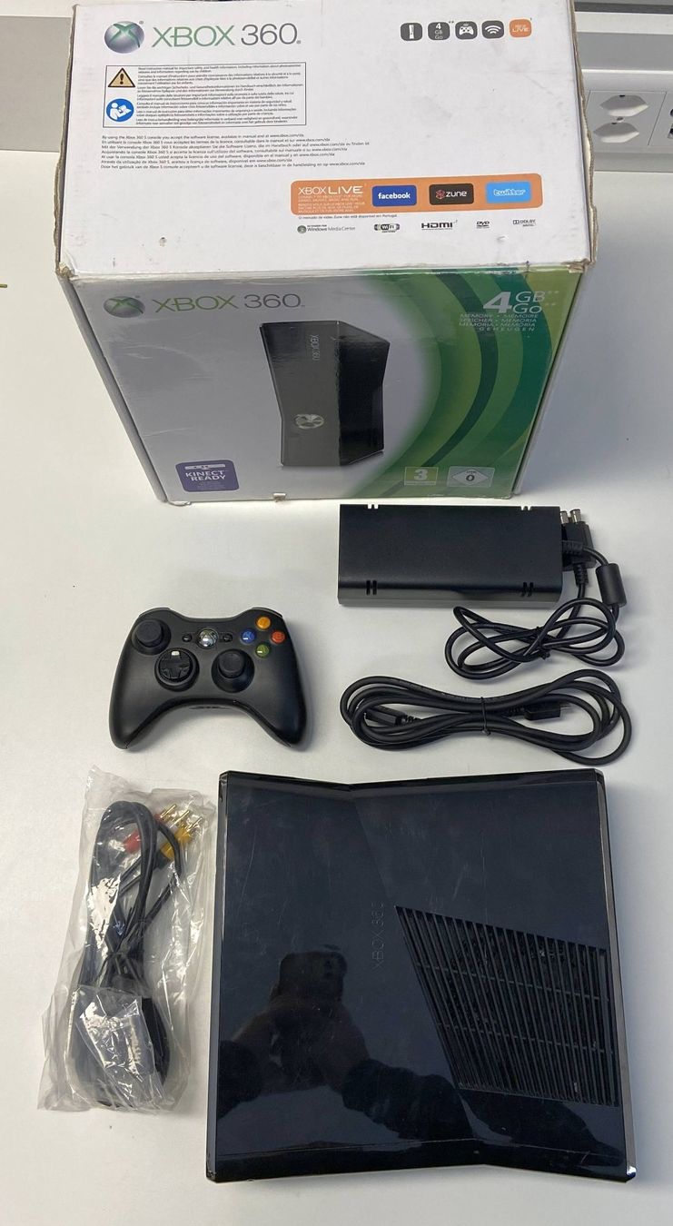 Console: Xbox 360 4GB Konsole – Usato da Schönenberg ZH venduto da Satspezie