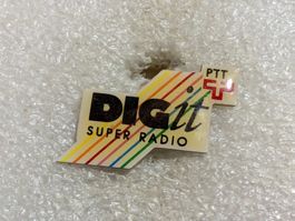 Ansteckpin 243: PTT Super Digit Radio