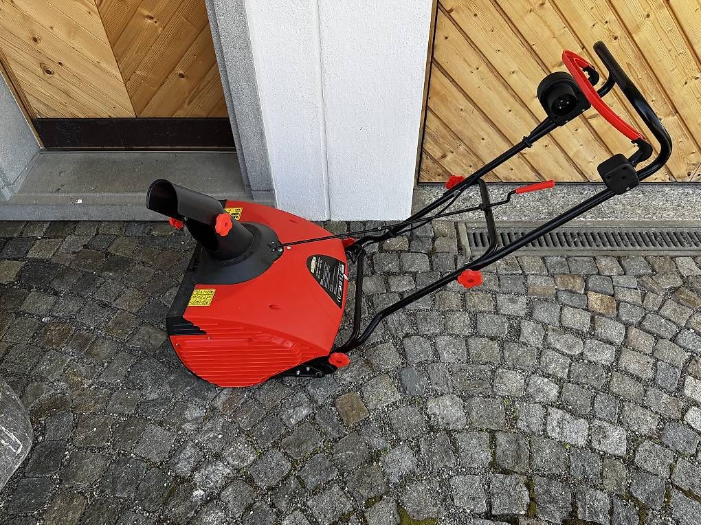 Schneeräumung: Elektrische Schneefräse  – Gebraucht aus Wollerau von michel31