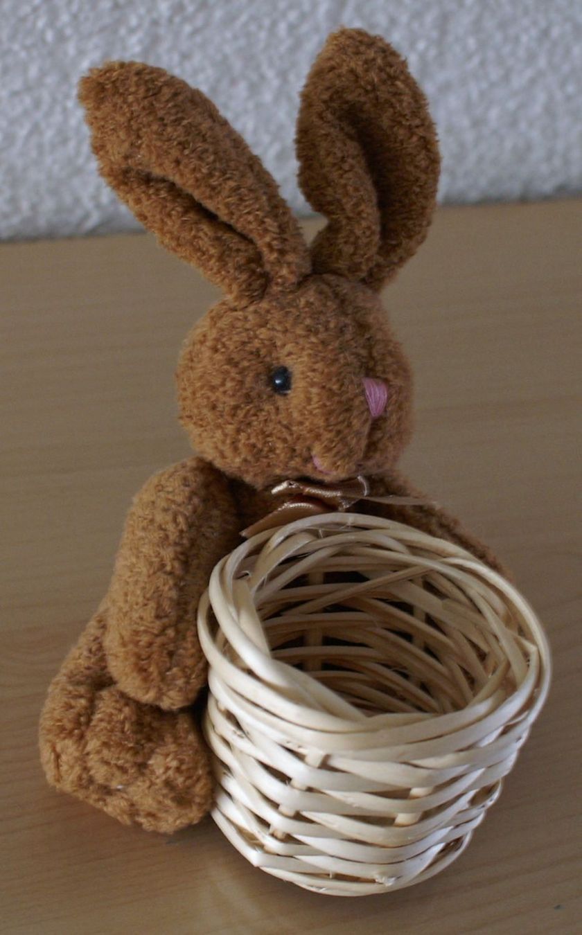 Toutes les décorations: Plüschosterhase mit Korb – Neuf (Voir description) à Steinhausen par hschaefer