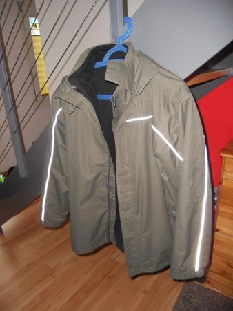 Neuw. 3-in-1 Jacke mit abnehmbarer Kapuze - oliv