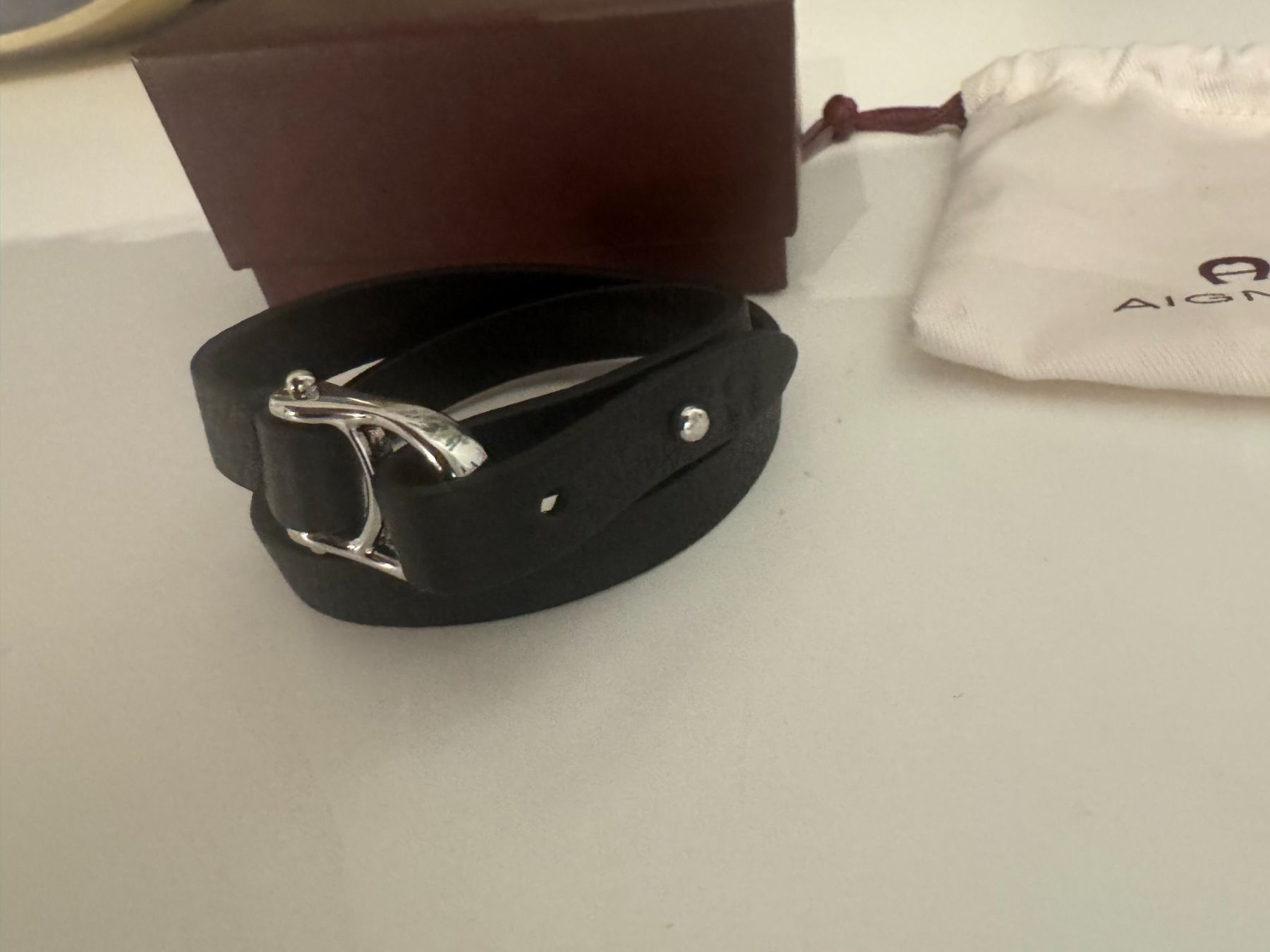 Aigner Armbänder & -reifen: Neu: Lederarmband von AIGNER schwarz – Neu und originalverpackt aus Bonstetten von VCLS 2