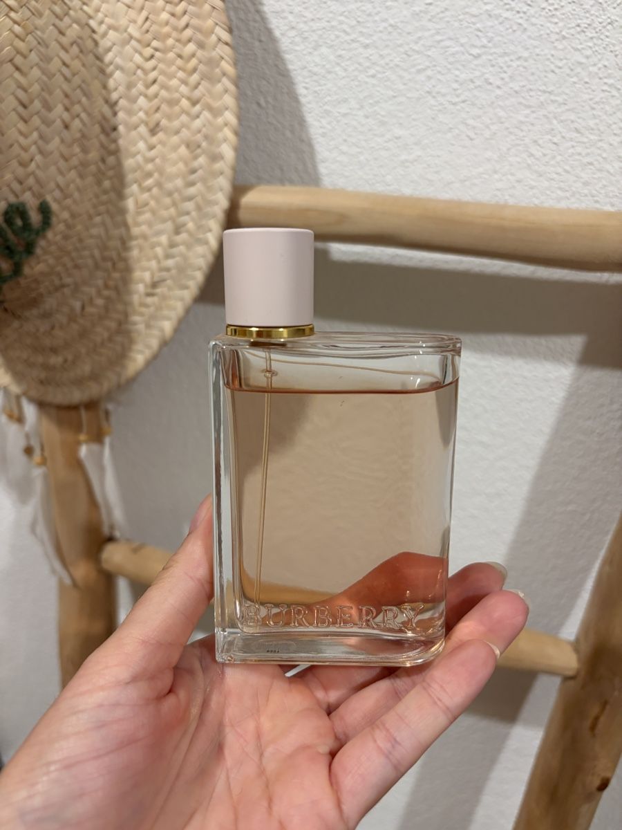 Burberry Profumi & Eau de Toilette: Burberry Her Eau de Parfum, 100ml – Nuovo (secondo la descrizione) da Meilen venduto da SabrinaK1992 4