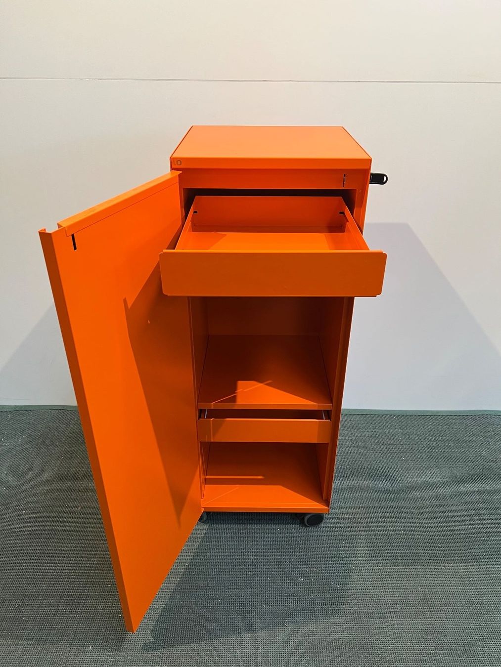 Lista Banconi: Lista LO Caddy 400 orange – Usato da Wangen an der Aare venduto da TBYN 5