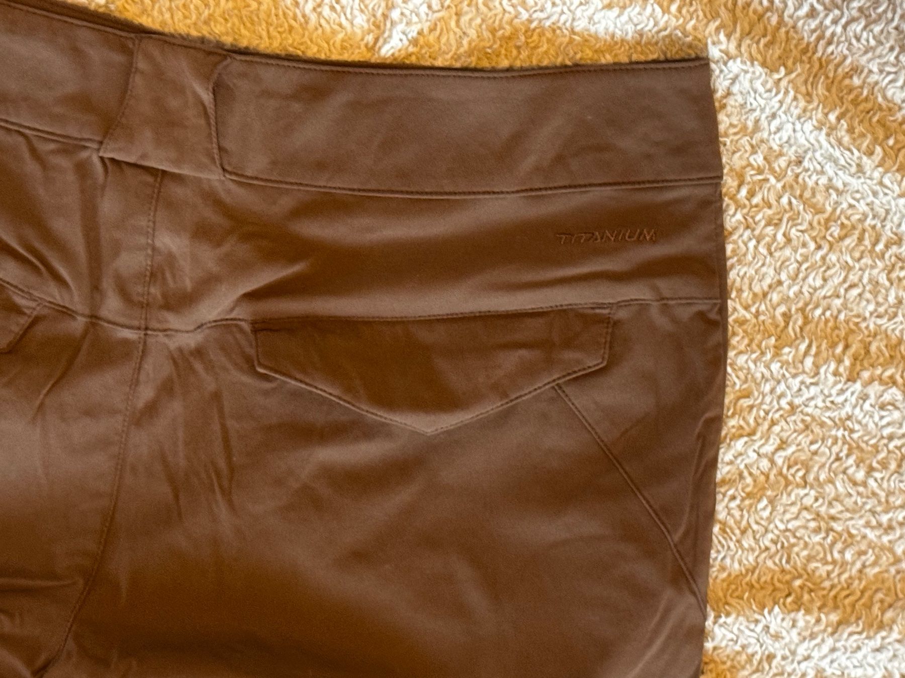 Columbia Pantaloni: Pantalon 1/2 Columbia gr. 8 – Usato da Ovronnaz venduto da Etagne68 5