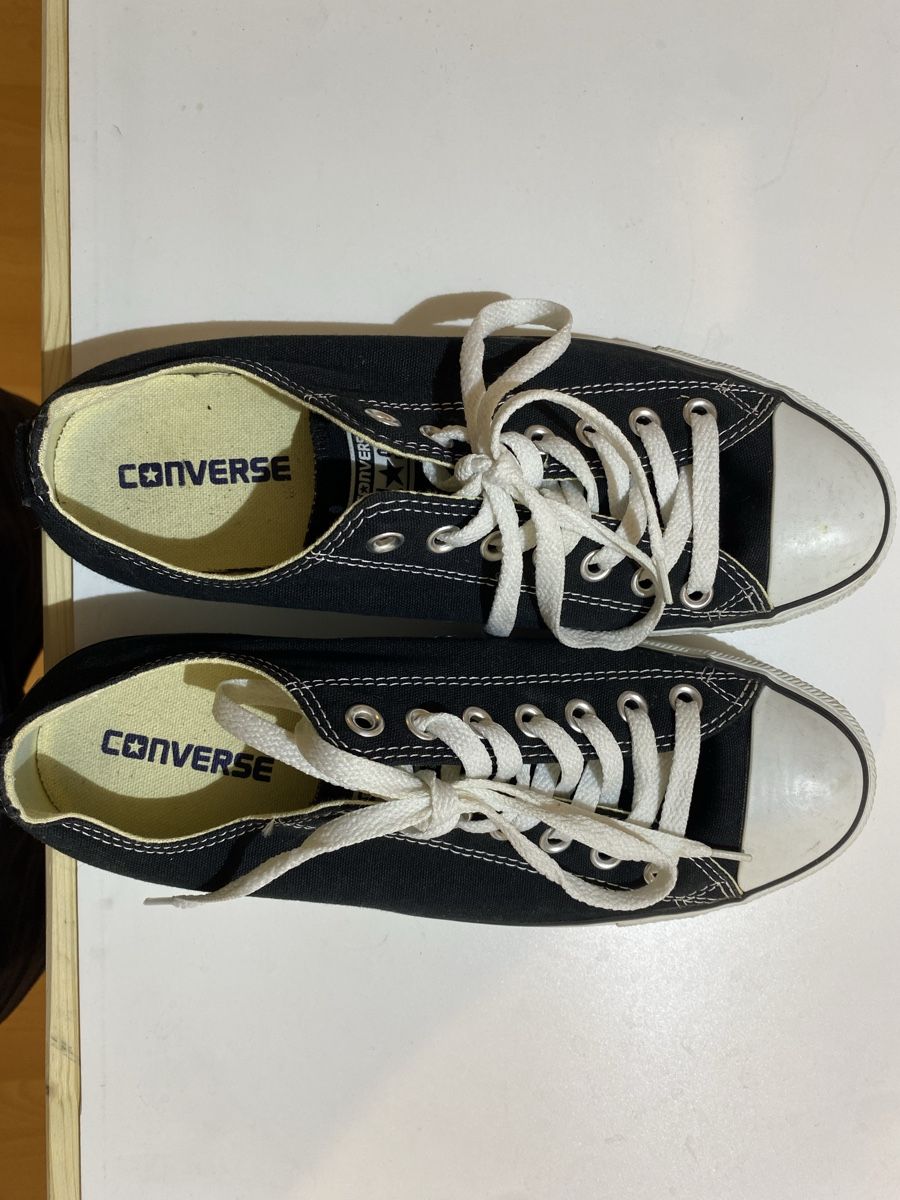 Converse Scarpe da uomo: Converse Chuck Taylor All Star schwarz Grösse 42.5 – Usato da Oberbüren venduto da Citro