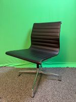 Vitra Eames Aluminium Chair EA 108 schwarz