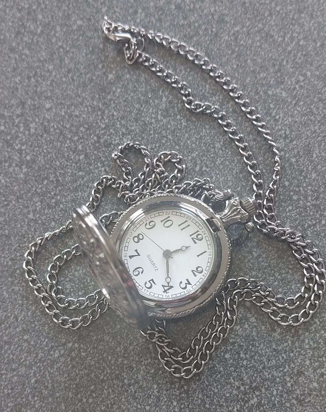 Orologi: AKTION Steampunk / Gothic Umhänge-Uhr – Nuovo (secondo la descrizione) da Schwanden GL venduto da UHRKNALL 1