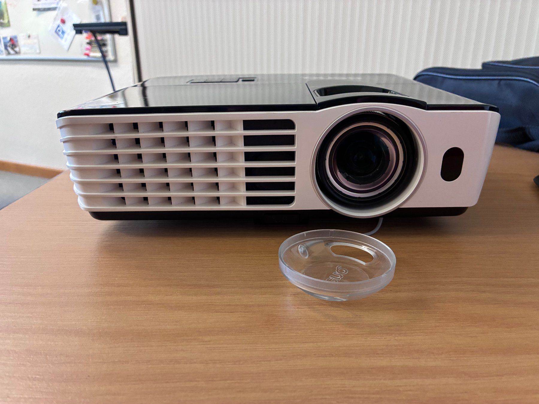 BenQ Proiettori: Benq Digital Projector - Breitbild Beamer TH682ST mit Ersatz – Usato da Wettingen venduto da Mirri777