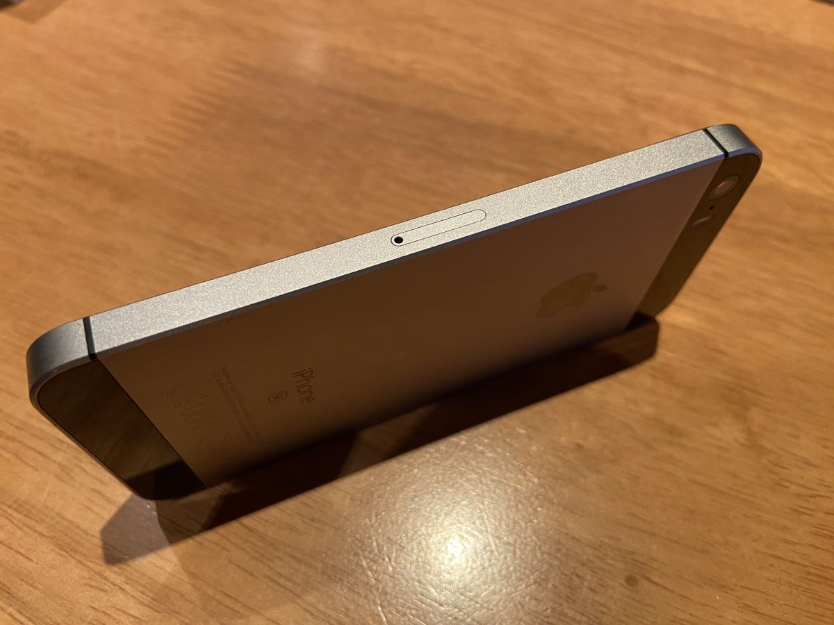 Apple Telefoni cellulari / Smartphones: Iphone SE, Space Gray, 64GB 1. Generation – Usato da Aeschiried venduto da mar654cel 3