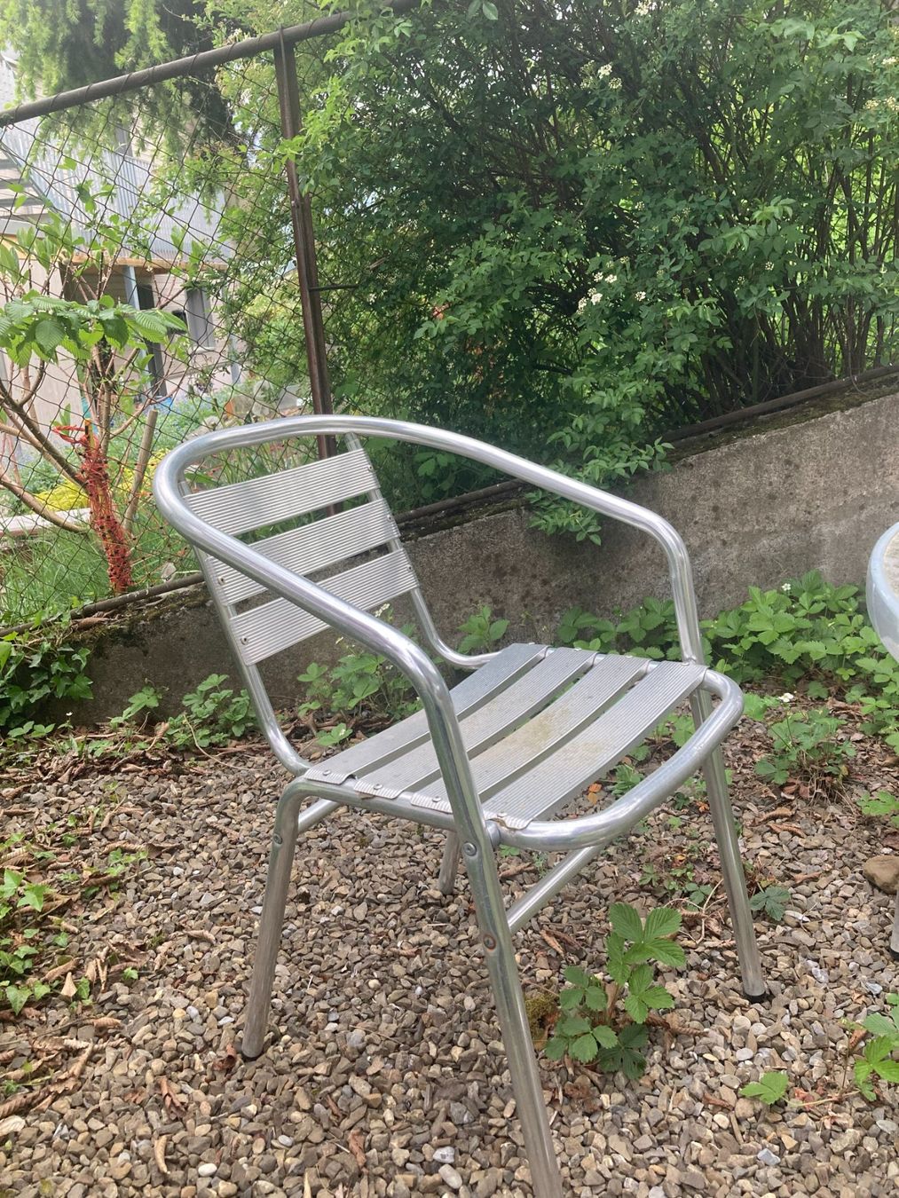 Set di tavolo e panche: Gartenstühle und Gartentisch – Usato da Giswil venduto da Halterer 1