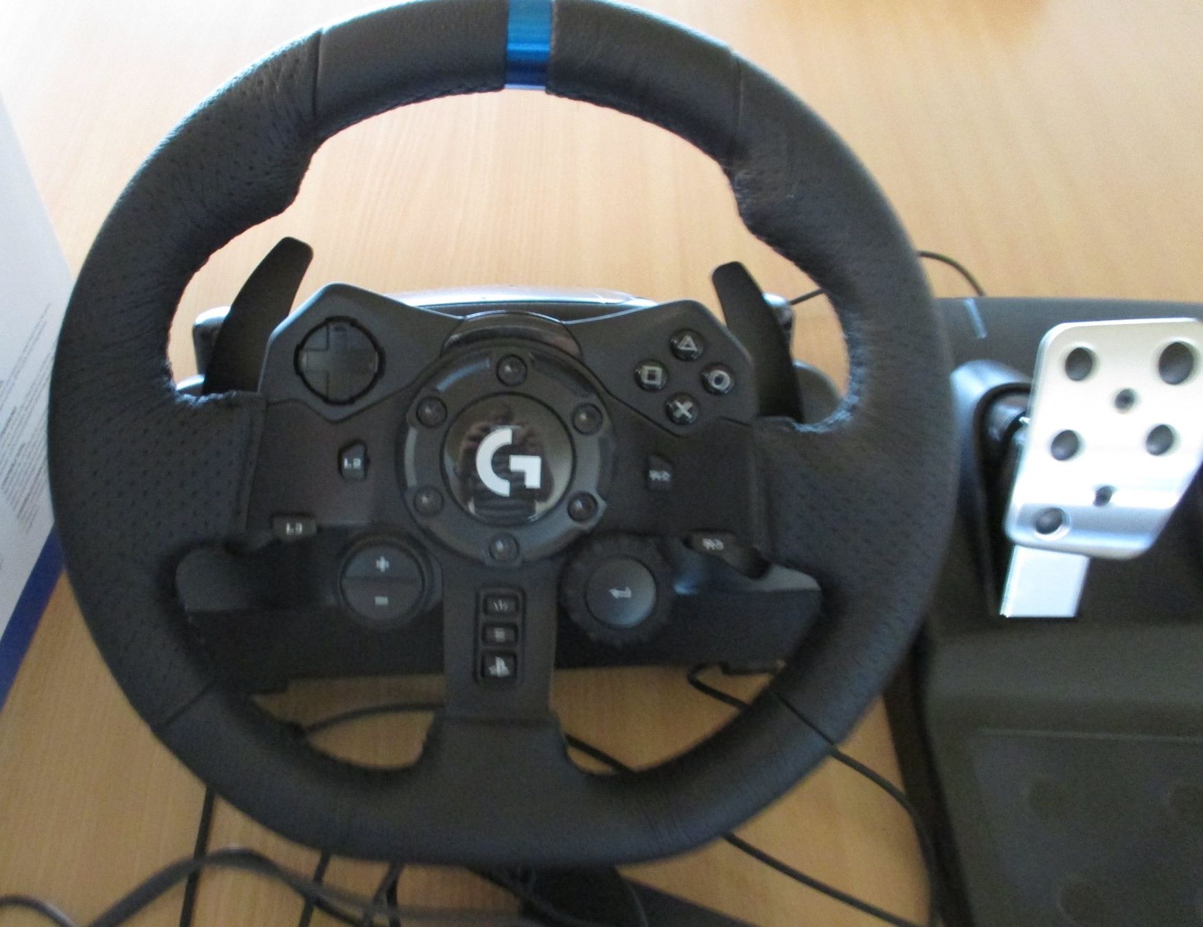 Logitech Controller: Logitech G923 Trueforce, Racing Wheel and Pedals, PC PS4 PS5 – Neu (gemäss Beschreibung) aus Montlingen von Mabesi 1