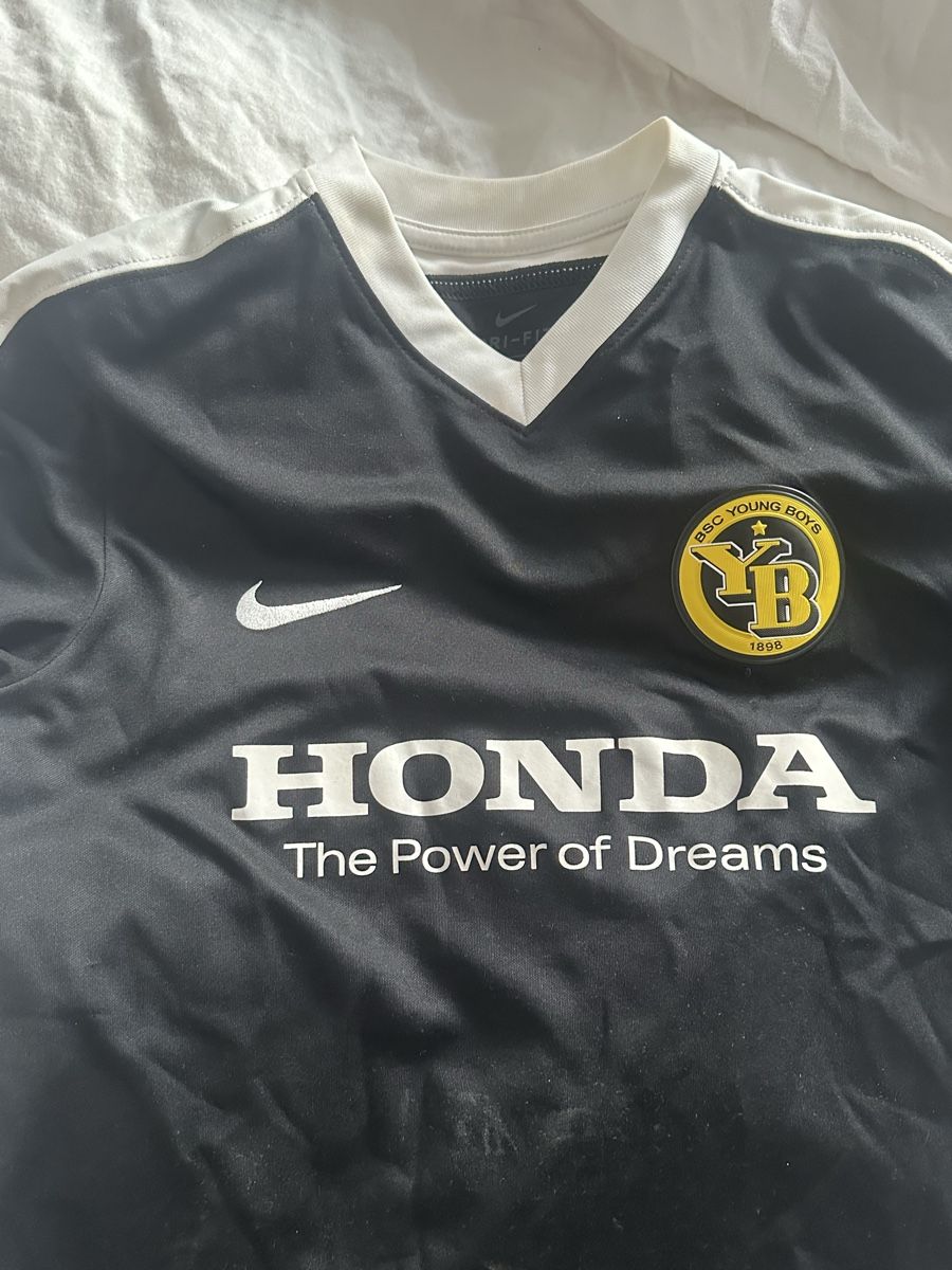 Young Boys Scarpe, pantaloni & magliette da ginnastica: BSC YB Junior Shirt – Usato da Thun venduto da diddle76