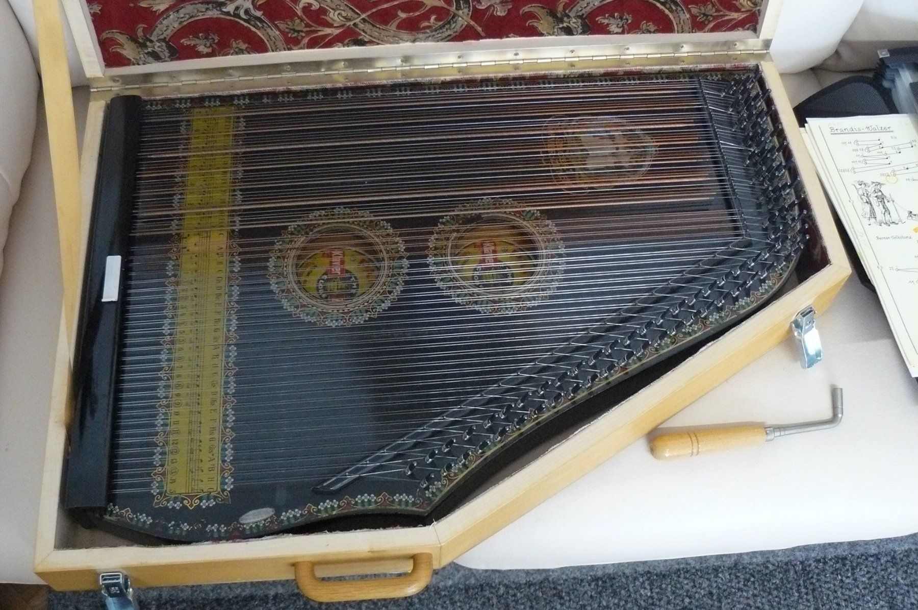 Strumenti musicali: Klavier-Zither "The Globe",  wunderschönes Instrument – Usato da Movelier venduto da Wudeli 2