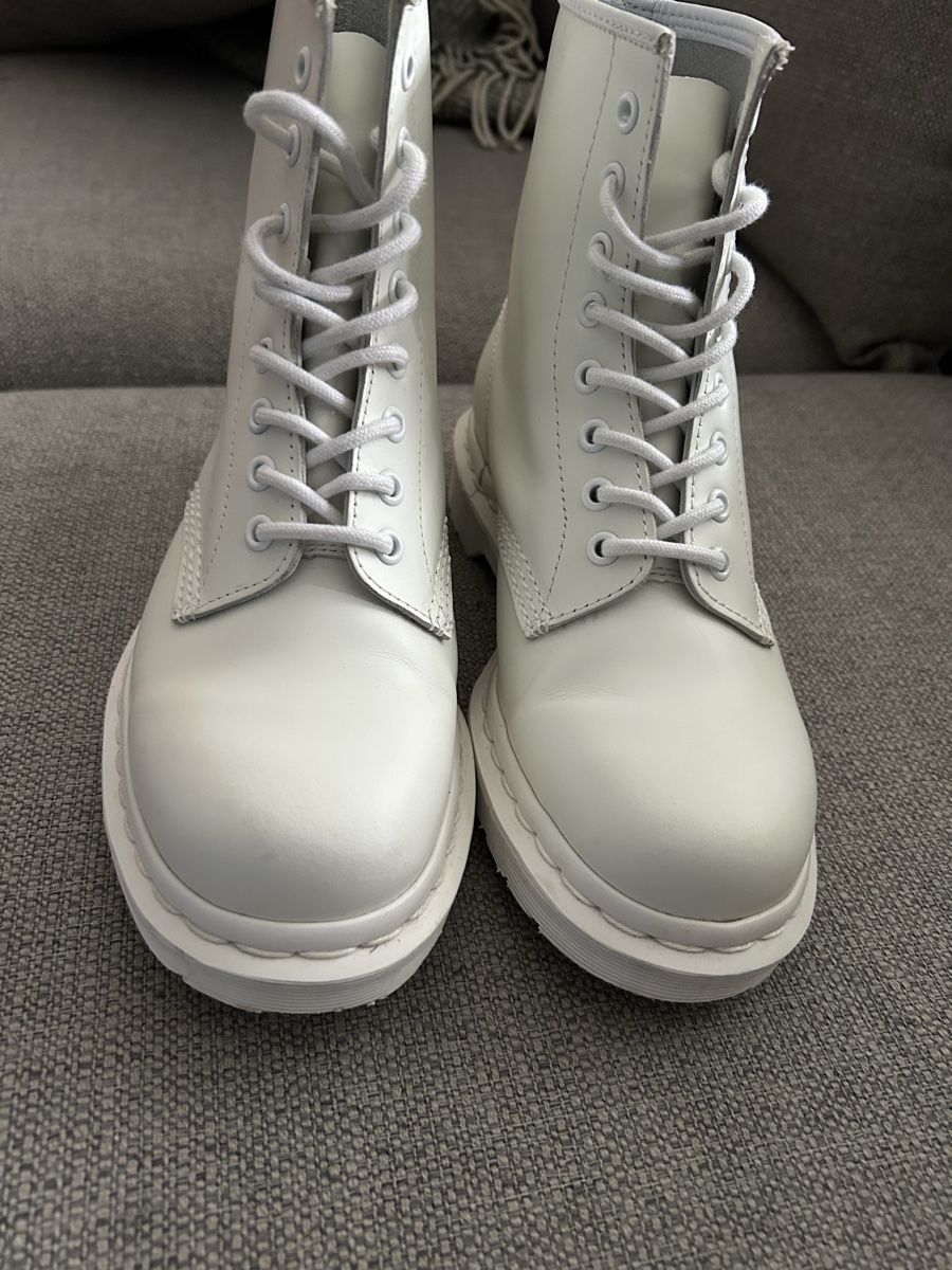 Dr. Martens Scarpe da uomo: Weisse Dr. Martens Grösse 41 – Nuovo (secondo la descrizione) da Arlesheim venduto da Mega.Mindy 2