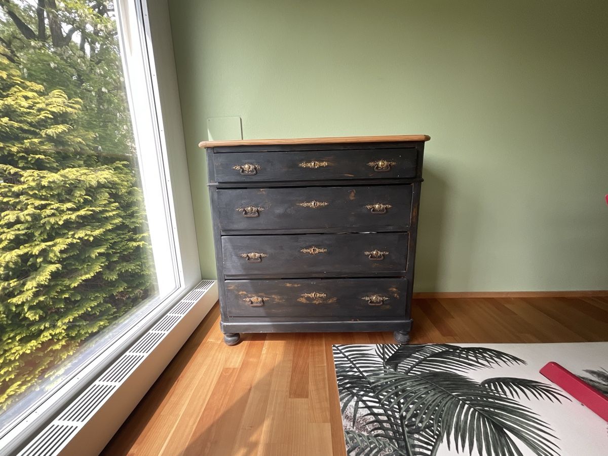Cassettiere: Commode vintage rénovée noire – Usato da Bern venduto da rob_x2nn