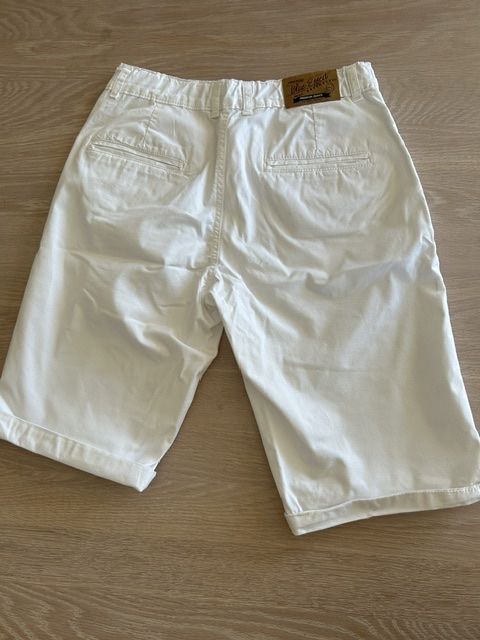 Pantaloni: Weisse Blue Effect Shorts – Usato da Oberentfelden venduto da KAL_EL 1