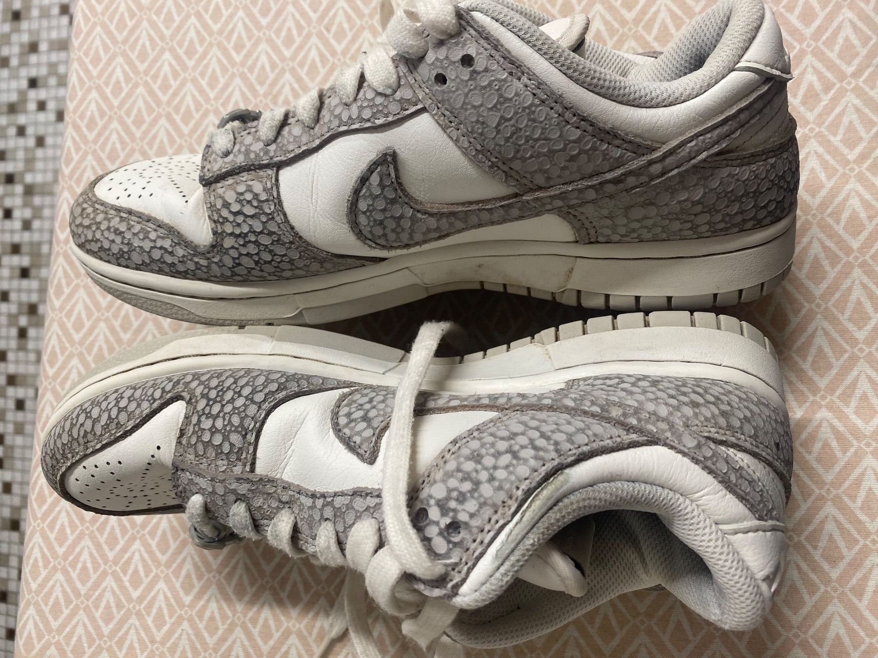 Nike Herrenschuhe: Nike Dunk Low Grey Python gr 40 – Gebraucht aus steinen von  6