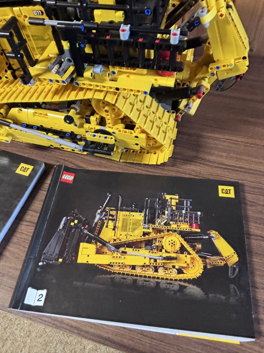 Lego Baukästen: Lego Technic 42131 Cat D11 Bulldozer komplett – Gebraucht aus Gerlafingen von Marcryter 3