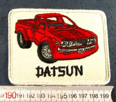 DATSUN AUTO PICK-UP GESTICKT AUFNÄHER PATCH MIT LEIM NEU