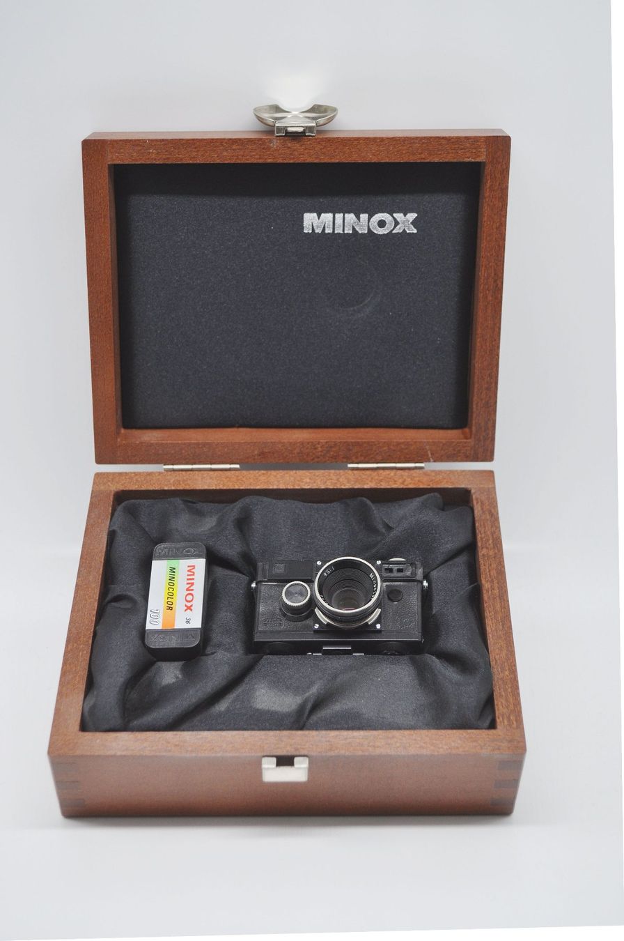 Contax Fotocamera: Minox Mini Contax Type Holzschatulle neu – Nuovo e nell'imballaggio originale da Wollerau venduto da Rosh0